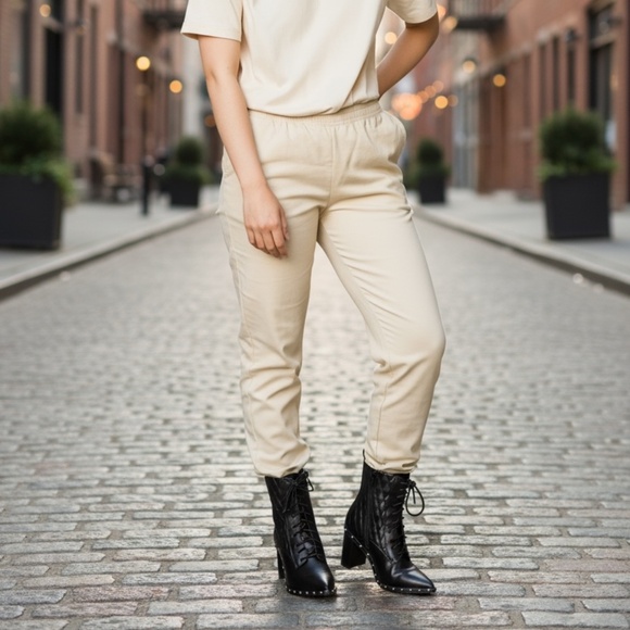 CHARLES BY CHARLES DAVID Women's Quilted Faux Leather Boot Black 5.5 NWT - Picture 2 of 13